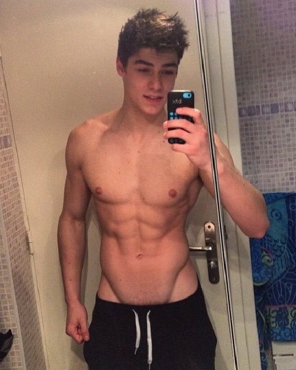 Вероника гарзон. M a n i z h a певица. Вероника золотова 2022. Одри де маседо. Валентина каргонц.