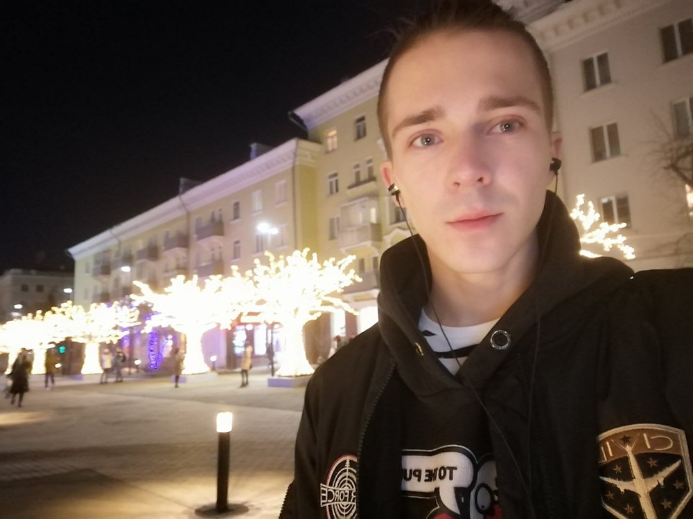 гусю 24 года. ава в вк крутой гусь. гусю 24 года. гусь в новогодней шапке. фото гуся с переди в полный рост.