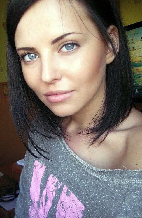 Фото девушки на аву реальные простое