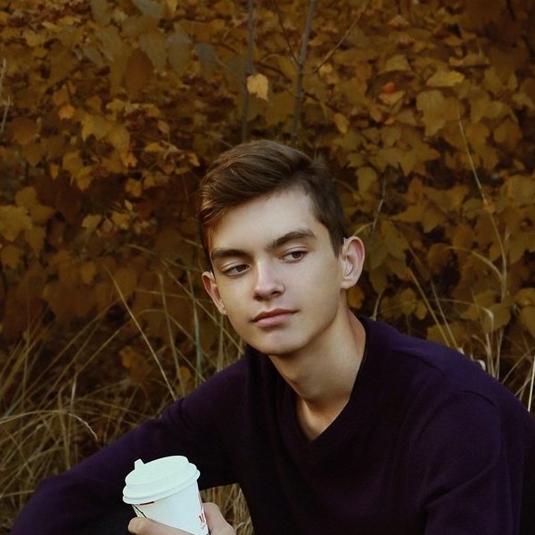 куткин ваня 18 лет. ваня 18 лет стоит. хуйвани лазарева. ваня раевский. ваня 18 лет.