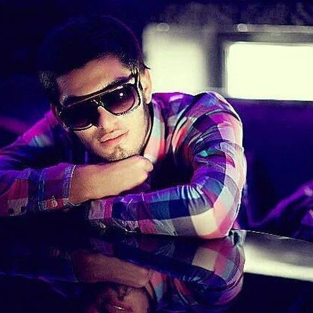 Сирун кез. Амена сирун арсикы имна певец. Lacox ureni. Картинка к песне ов сирун сирун. Сирун кез.